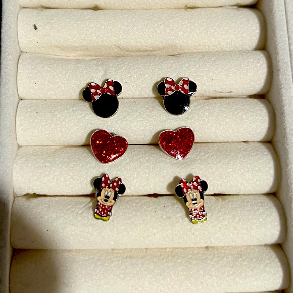 Minnie Mouse stud earring collection - Picture 3 of 3